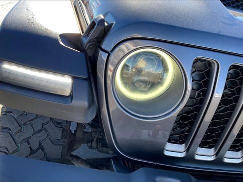 Used 2023 Jeep Gladiator Mojave w/ Cold Weather Group image 32