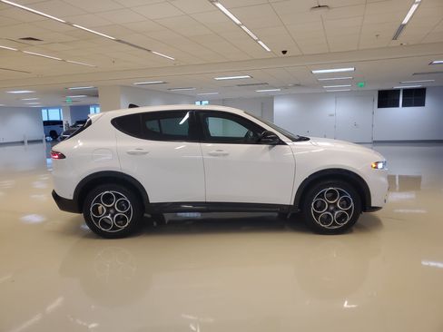 Used 2025 Alfa Romeo Tonale w/ Active Assist Package image 11