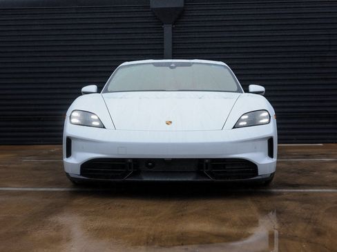 New 2026 Porsche Taycan GTS AWD/4WD image 10