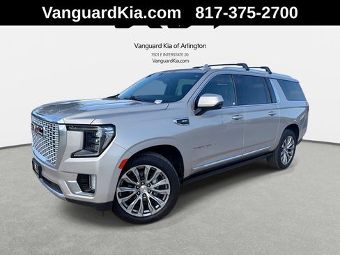 Used 2022 GMC Yukon XL Denali w/ Denali Premium Package AWD/4WD image 1