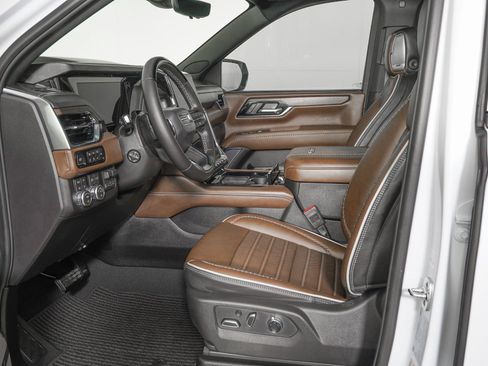 Used 2026 GMC Yukon XL Denali Ultimate AWD/4WD image 19