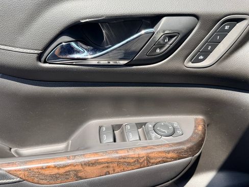 Used 2020 GMC Acadia Denali w/ Technology Package FWD image 34