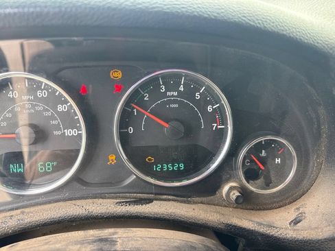 Used 2013 Jeep Wrangler Unlimited Sport AWD/4WD image 21
