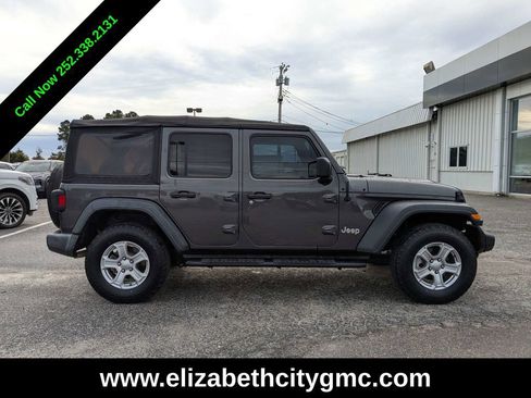 Used 2018 Jeep Wrangler Unlimited Sport image 2