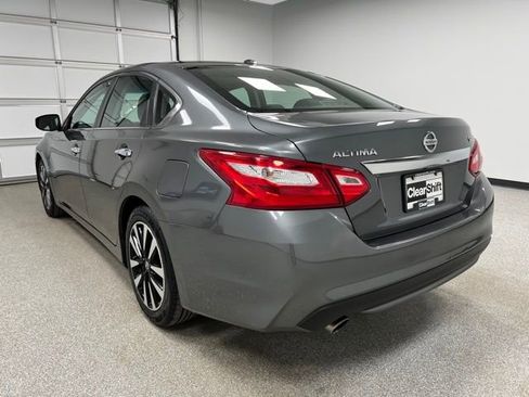Used 2017 Nissan Altima 2.5 SL w/ Moonroof Package FWD image 8