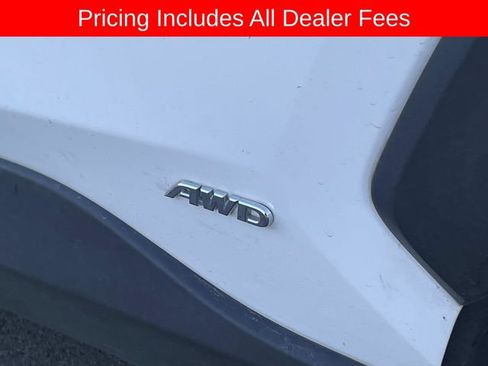 Used 2025 Toyota RAV4 LE AWD/4WD image 4