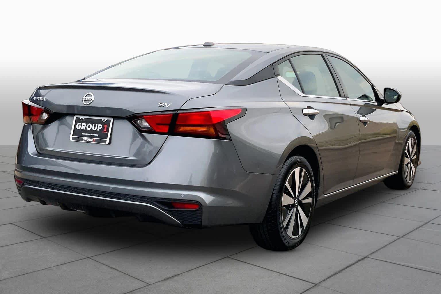 Used 2022 Nissan Altima 2.5 SV FWD image 13