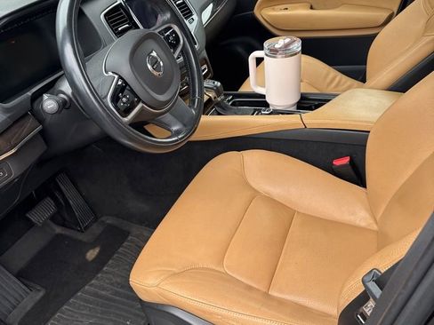 Used 2017 Volvo XC90 T6 Momentum w/ Vision Package image 13