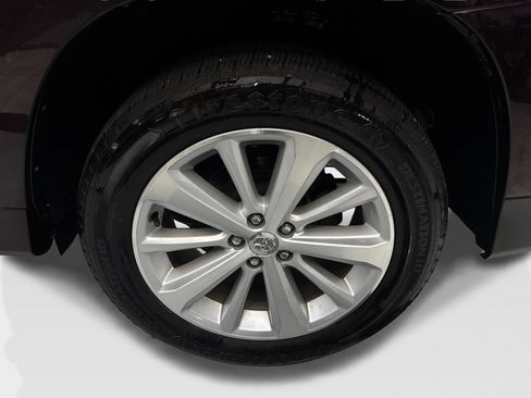 Used 2013 Toyota Highlander Limited AWD/4WD image 90