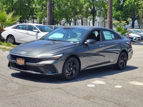New 2026 Hyundai Elantra Sport FWD image 2