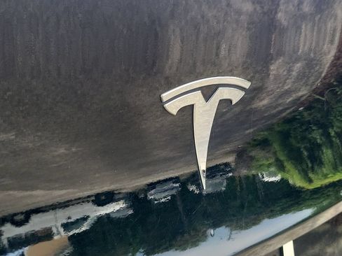 Used 2022 Tesla Model Y Long Range AWD/4WD image 9