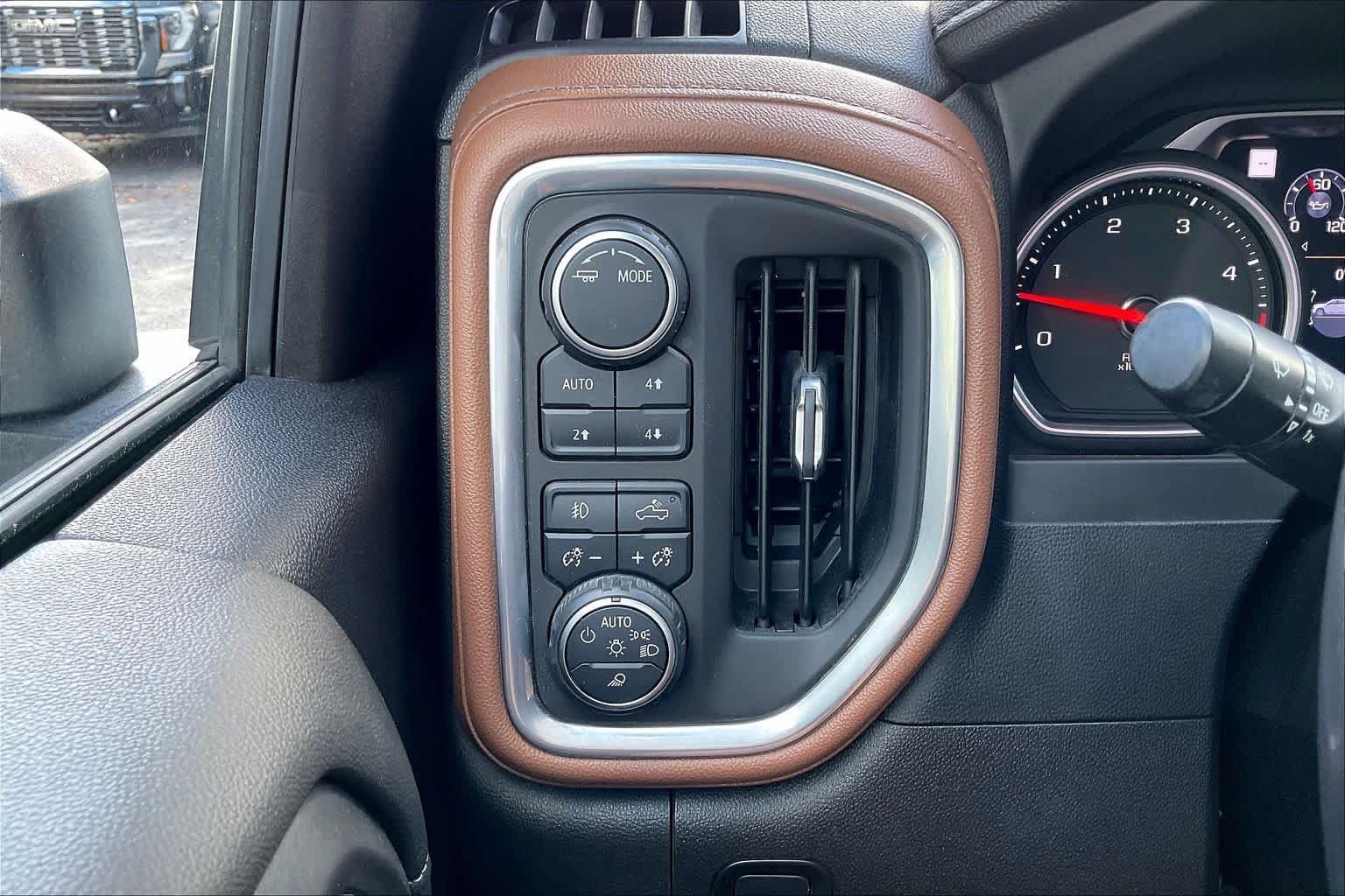 Used 2022 Chevrolet Silverado 2500 High Country w/ Z71 Off-Road Package AWD/4WD image 32