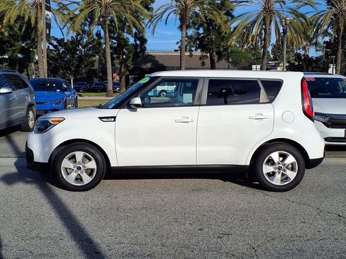 Used 2018 Kia Soul image 2