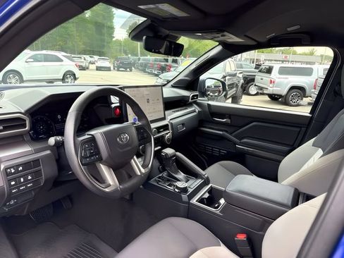 Used 2025 Toyota Tacoma TRD Off-Road w/ TRD Off Road Upgrade Package AWD/4WD image 15