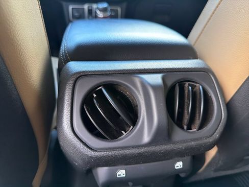 Used 2018 Jeep Wrangler Unlimited Rubicon AWD/4WD image 47