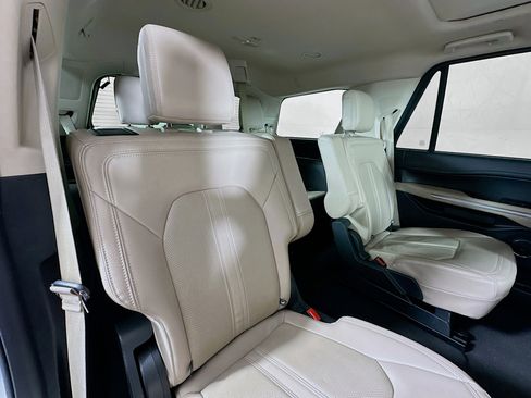 Used 2023 Ford Expedition Limited image 27