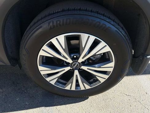 Certified 2023 Nissan Rogue SV image 30