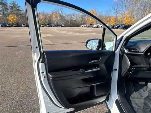 Certified 2025 Toyota Sienna XSE image 32