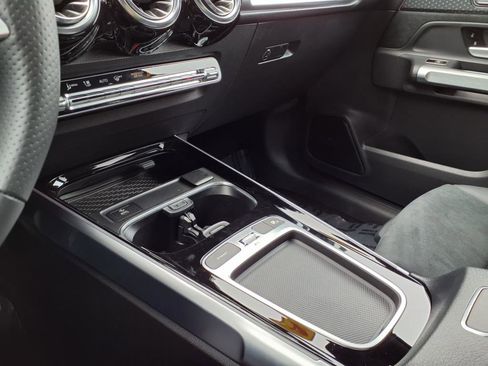 New 2024 Mercedes-Benz EQB 300 4MATIC image 18