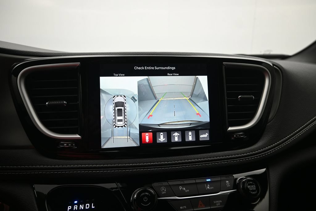 New 2027 Chrysler Pacifica Limited w/ Family Tech Group FWD image 18