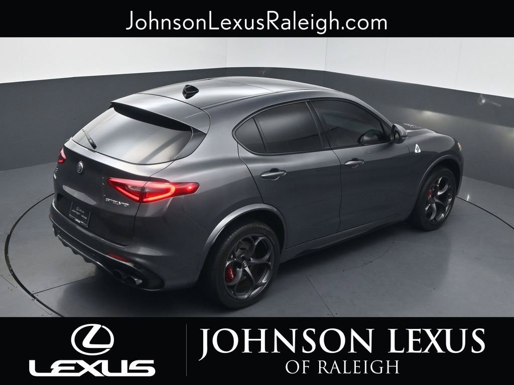 Used 2018 Alfa Romeo Stelvio Quadrifoglio w/ Driver Assist Dynamic Package AWD/4WD image 29