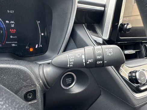 Used 2023 Toyota Corolla Cross XLE image 29