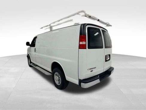 Used 2024 Chevrolet Express 2500 w/ Driver Convenience Package RWD image 4