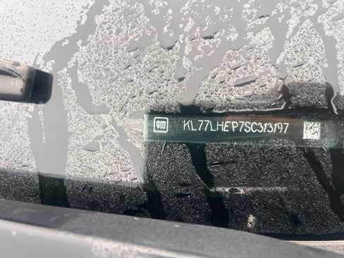 Used 2025 Chevrolet Trax LT FWD image 5