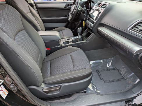 Used 2017 Subaru Outback 2.5i Premium image 37