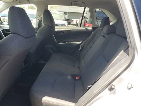 Used 2021 Toyota RAV4 LE FWD image 12