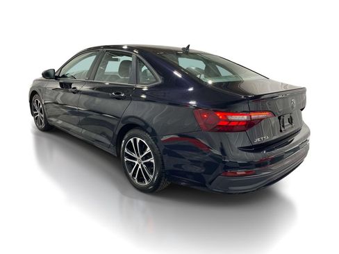 Used 2023 Volkswagen Jetta Sport FWD image 2