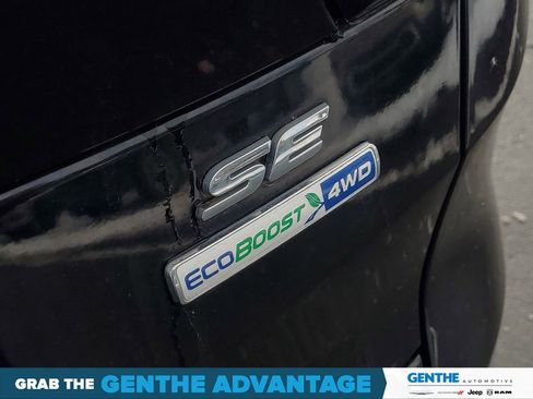 Used 2017 Ford Escape SE w/ Equipment Group 201A AWD/4WD image 6