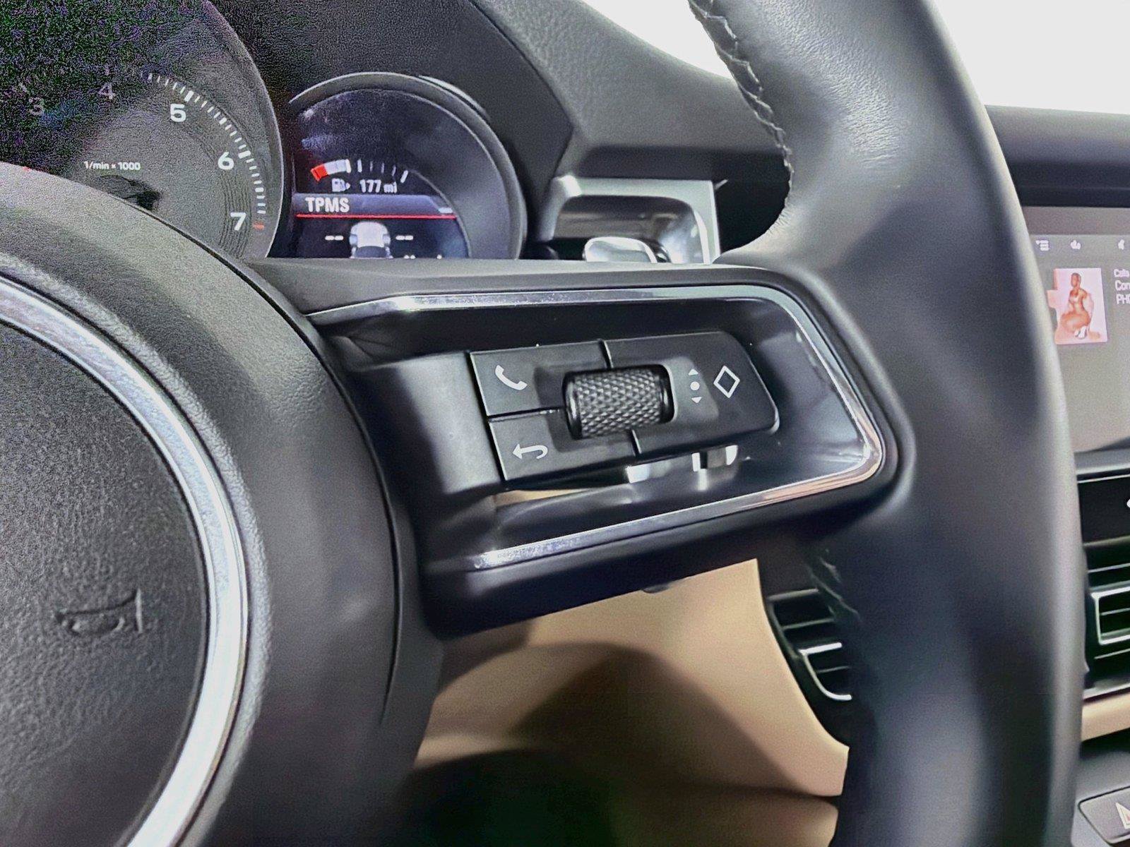 Certified 2023 Porsche Macan AWD/4WD image 14
