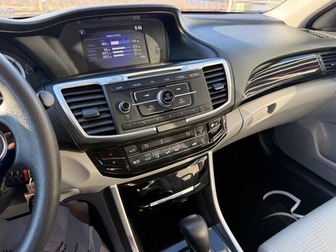 Used 2017 Honda Accord LX image 25