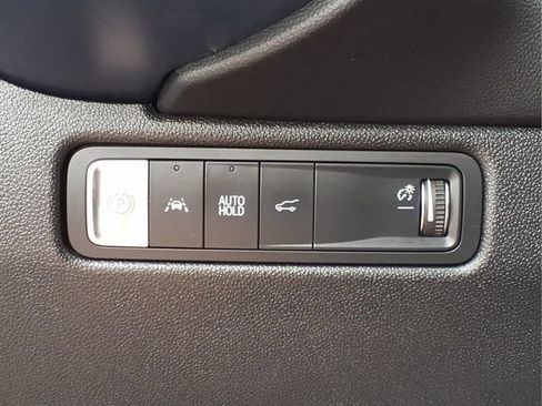Used 2024 Chevrolet Equinox EV LT FWD image 17