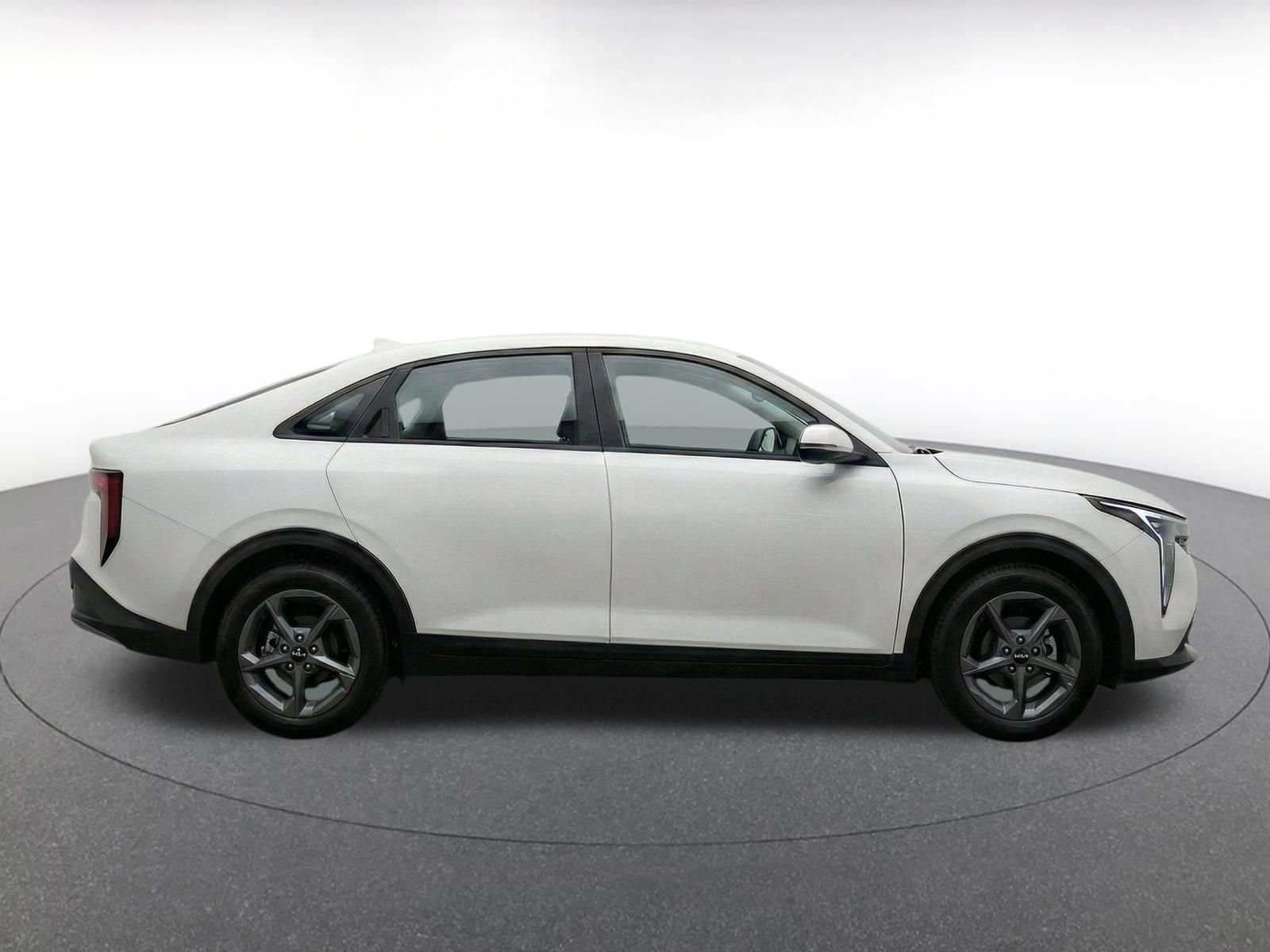 Used 2025 Kia K4 FWD image 9