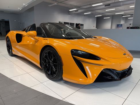 New 2026 McLaren Artura Spider image 8