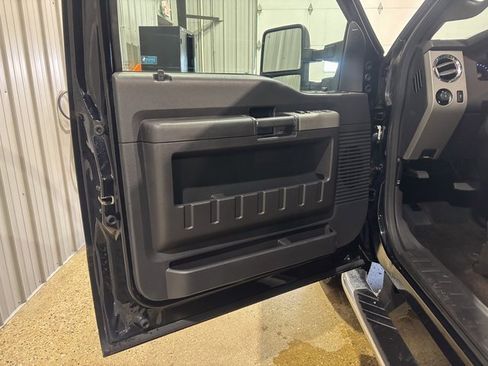 Used 2016 Ford F250 Lariat w/ Lariat Interior Package image 13