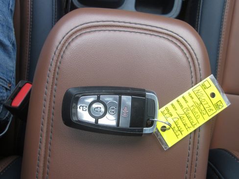 Used 2022 Ford Maverick Lariat w/ Lariat Luxury Package AWD/4WD image 16