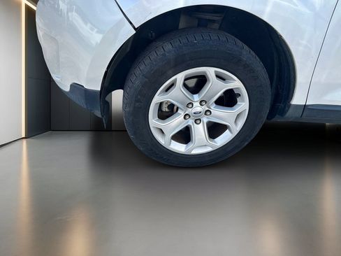 Used 2013 Ford Edge SEL FWD image 2
