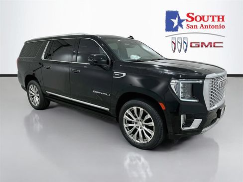 Certified 2023 GMC Yukon XL Denali AWD/4WD image 1