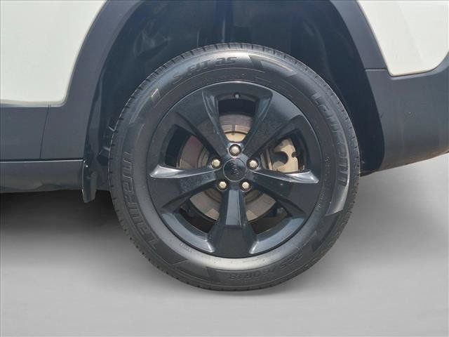 Used 2017 Jeep Cherokee High Altitude AWD/4WD image 12
