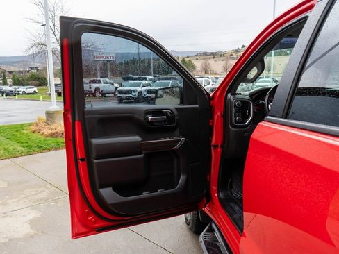 Used 2020 Chevrolet Silverado 1500 LT Trail Boss w/ Bed Protection Package image 15