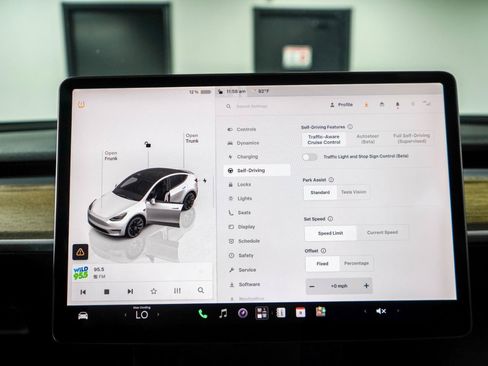 Used 2022 Tesla Model Y Long Range AWD/4WD image 12