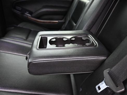 Used 2018 Chevrolet Suburban LT AWD/4WD image 34