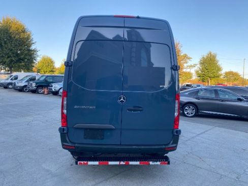 Used 2019 Mercedes-Benz Sprinter 144 image 6
