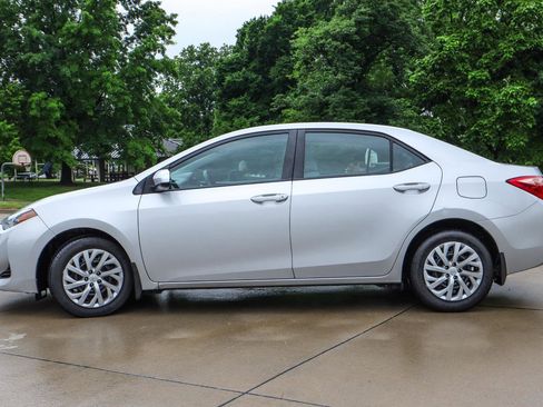 Used 2018 Toyota Corolla LE FWD image 4