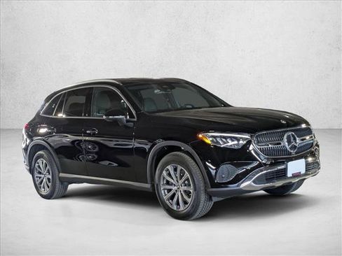 Certified 2025 Mercedes-Benz GLC 300 image 3