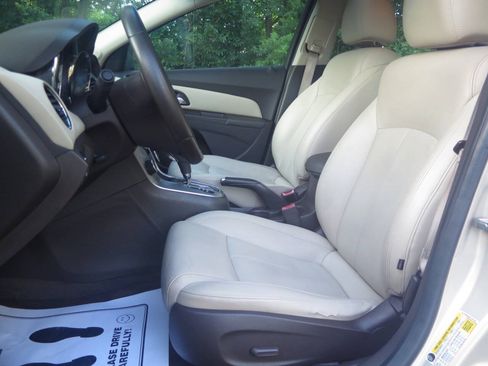 Used 2011 Chevrolet Cruze LTZ FWD image 13