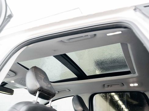 Used 2019 Ford Escape Titanium image 31